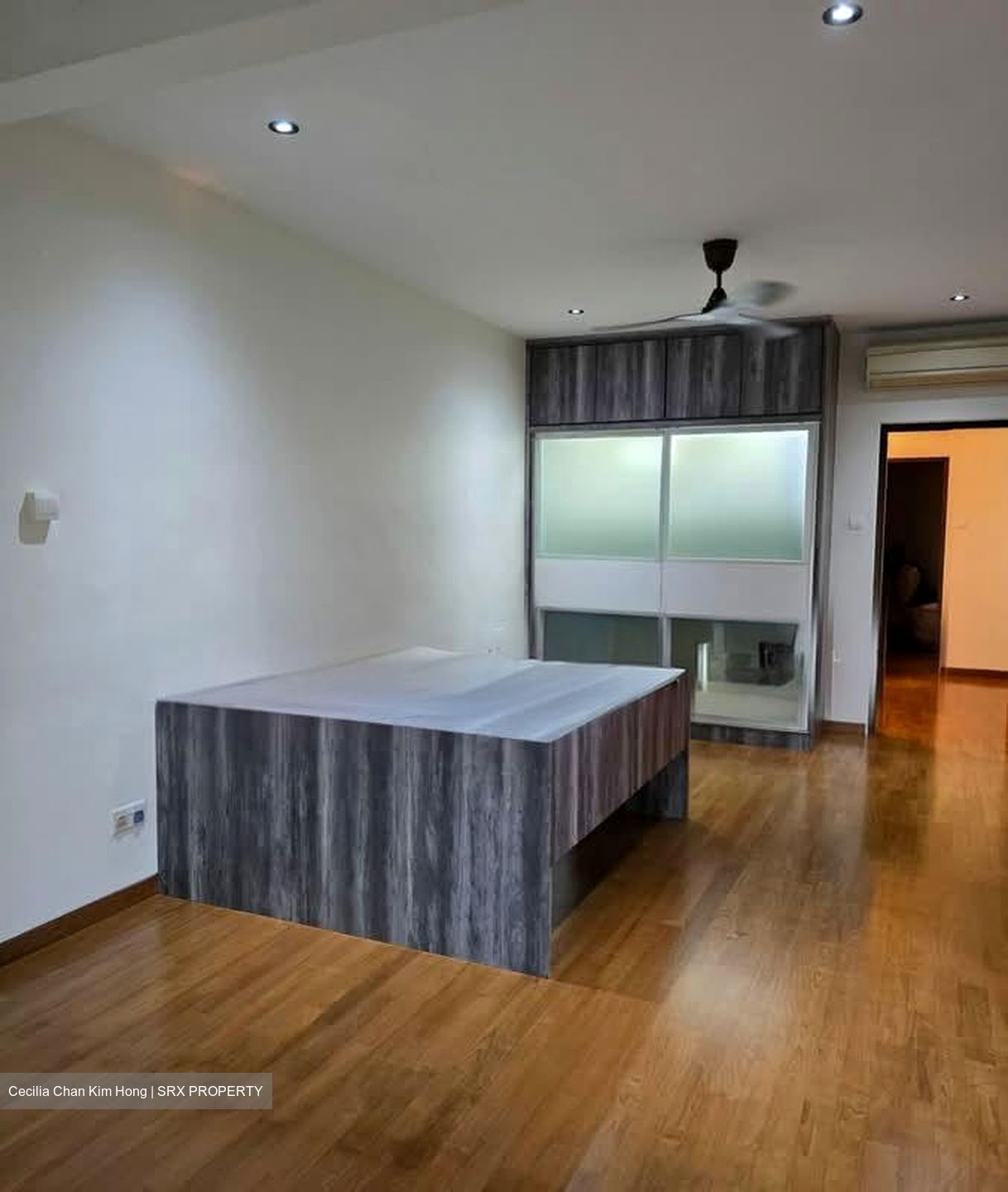 Hillside Drive (D19), Terrace #554769371